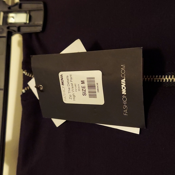 Women's Fashion Nova pants - Picture 5 of 10